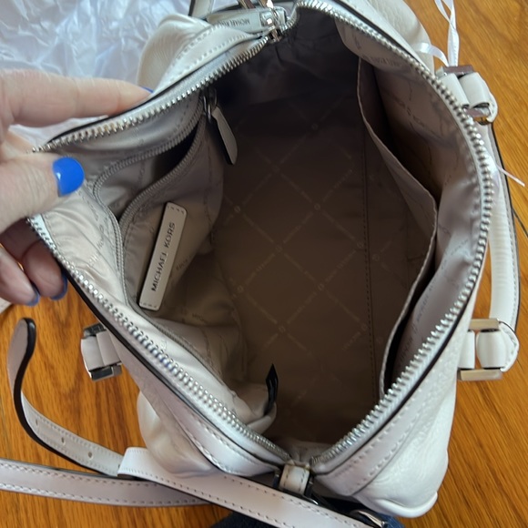 Micheal Kors - Picture 5 of 8